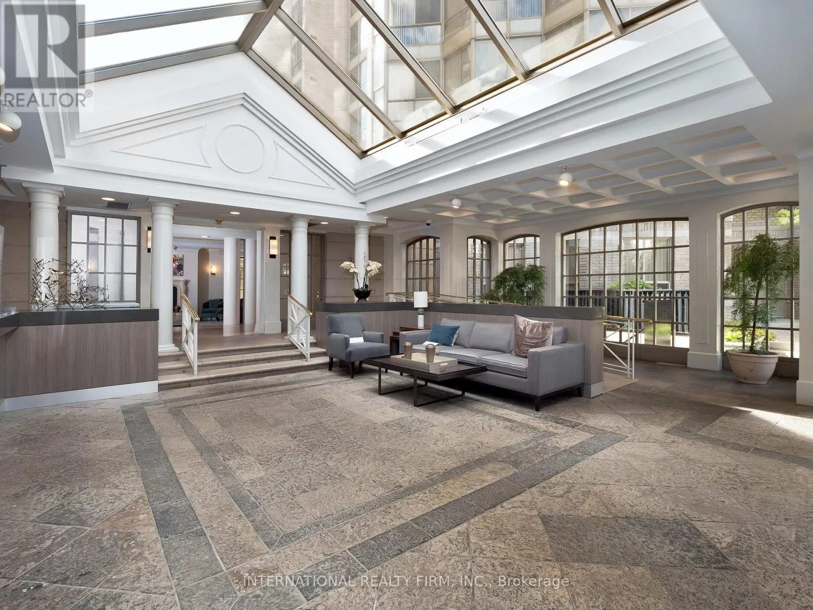 1706 - 55 KINGSBRIDGE GARDEN CIRCLE