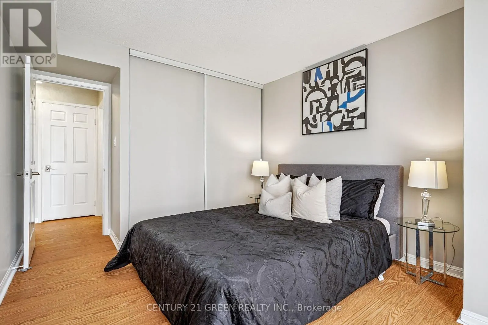 613 - 55 KINGSBRIDGE GARDEN CIRCLE