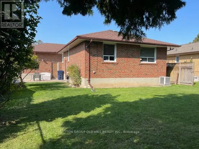 55 SUN ROW DRIVE