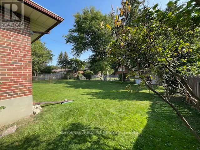55 SUN ROW DRIVE