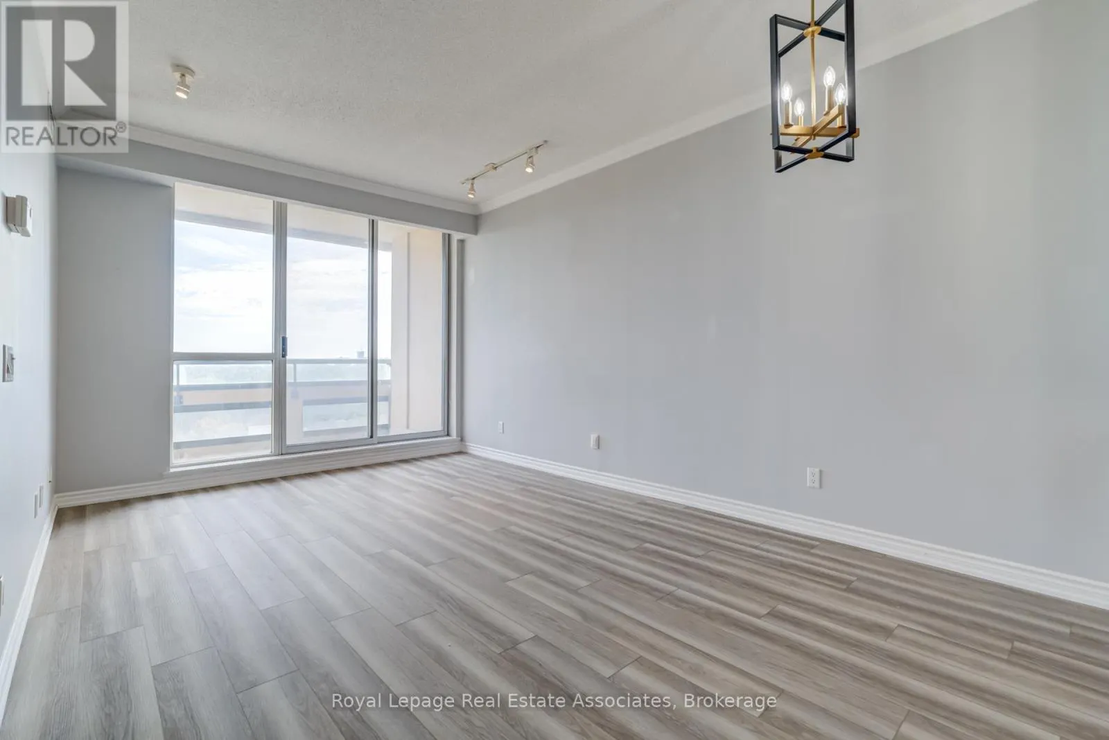 909 - 1 BELVEDERE COURT