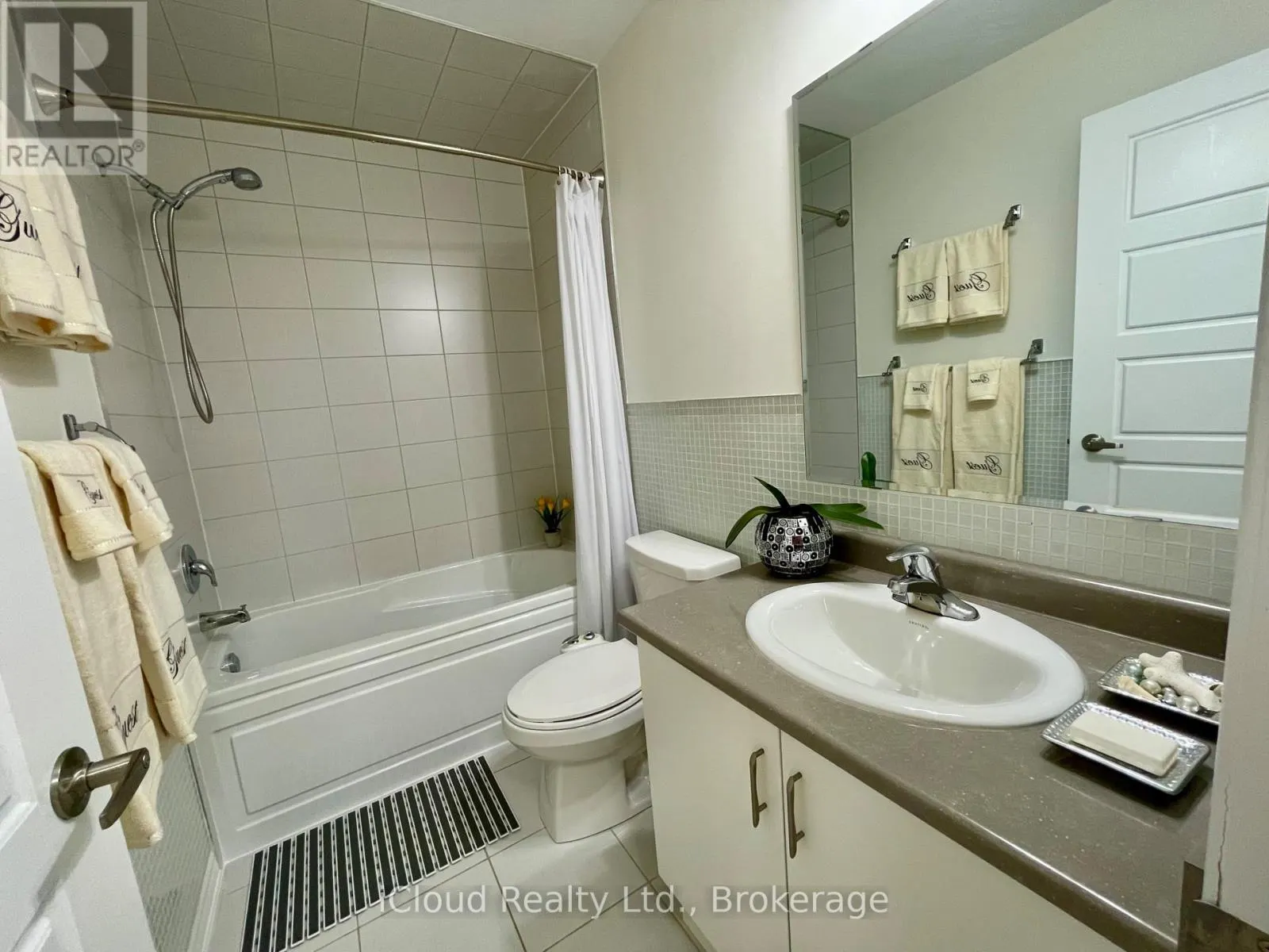 73 - 1222 ROSE WAY