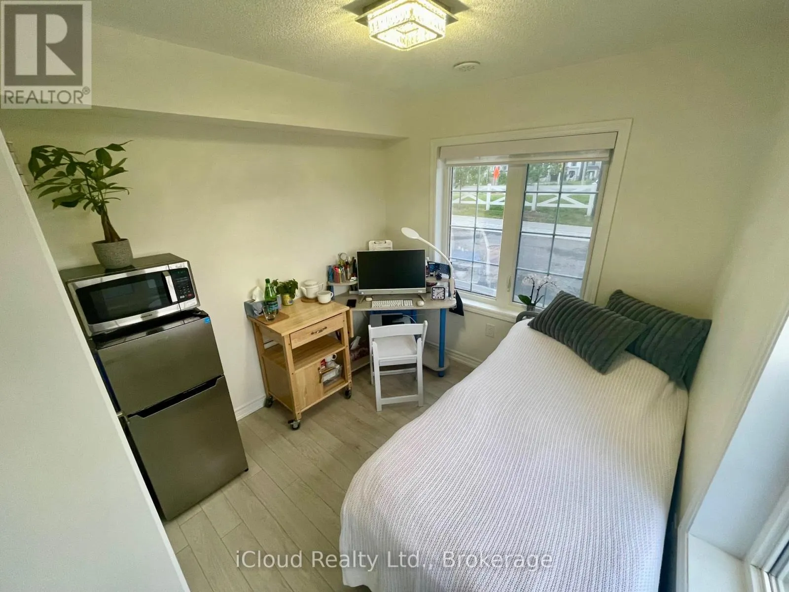 73 - 1222 ROSE WAY