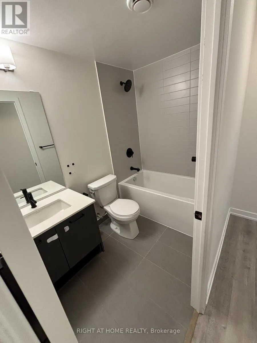 812 - 2300 ST. CLAIR AVENUE W