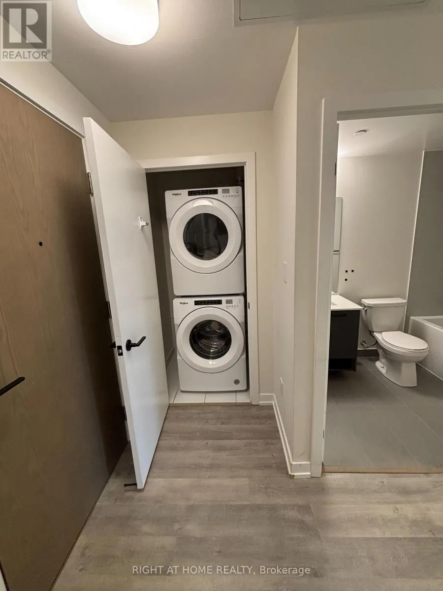 812 - 2300 ST. CLAIR AVENUE W