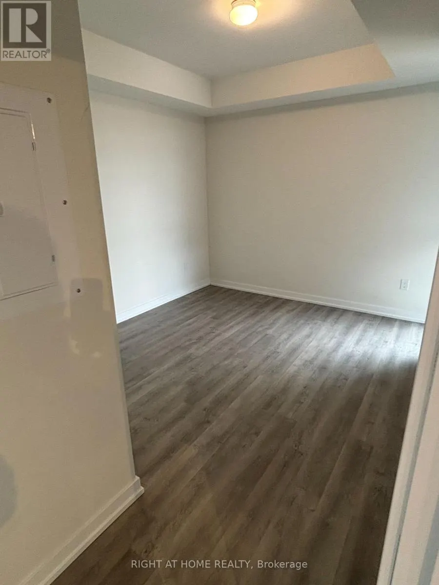 812 - 2300 ST. CLAIR AVENUE W