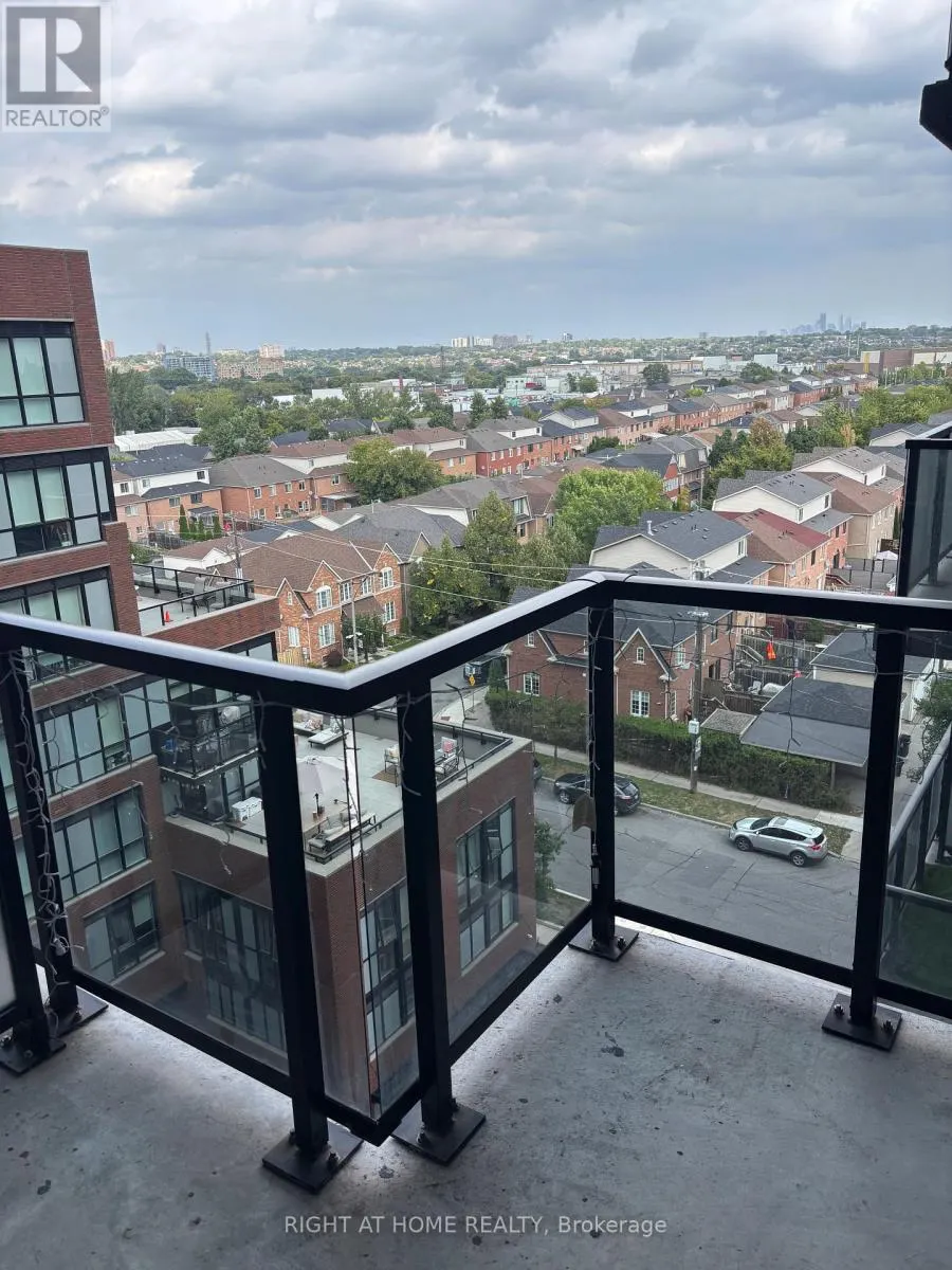 812 - 2300 ST. CLAIR AVENUE W