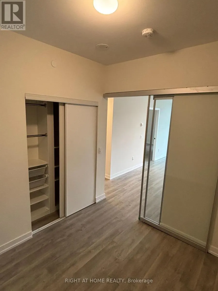 812 - 2300 ST. CLAIR AVENUE W