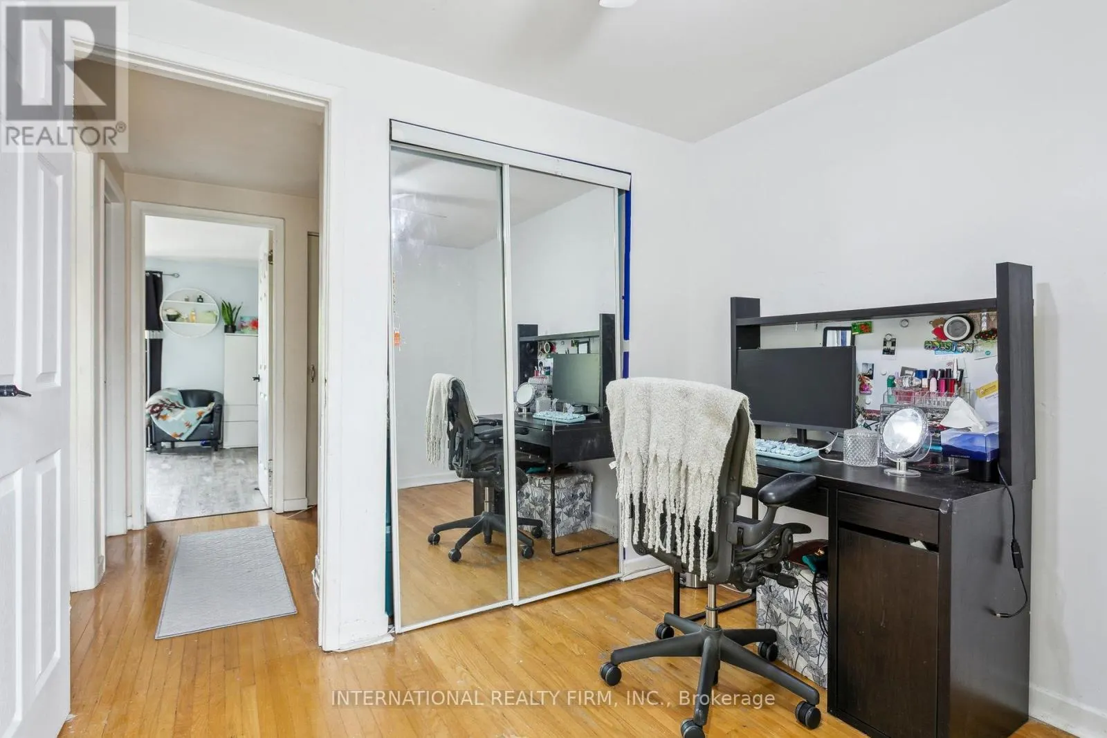 106 - 250 JOHN GARLAND BOULEVARD