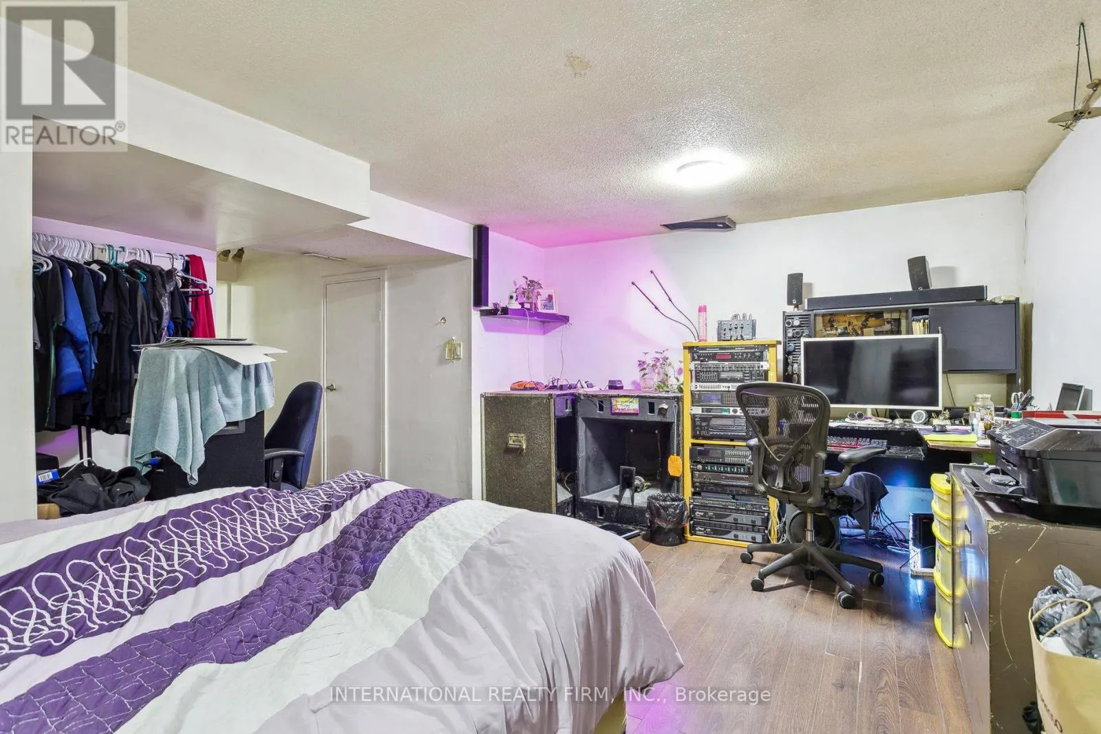 106 - 250 JOHN GARLAND BOULEVARD