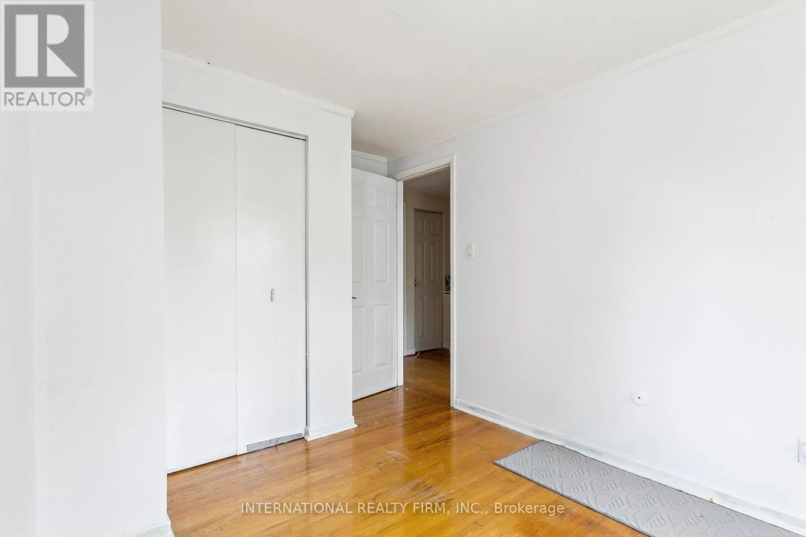 106 - 250 JOHN GARLAND BOULEVARD