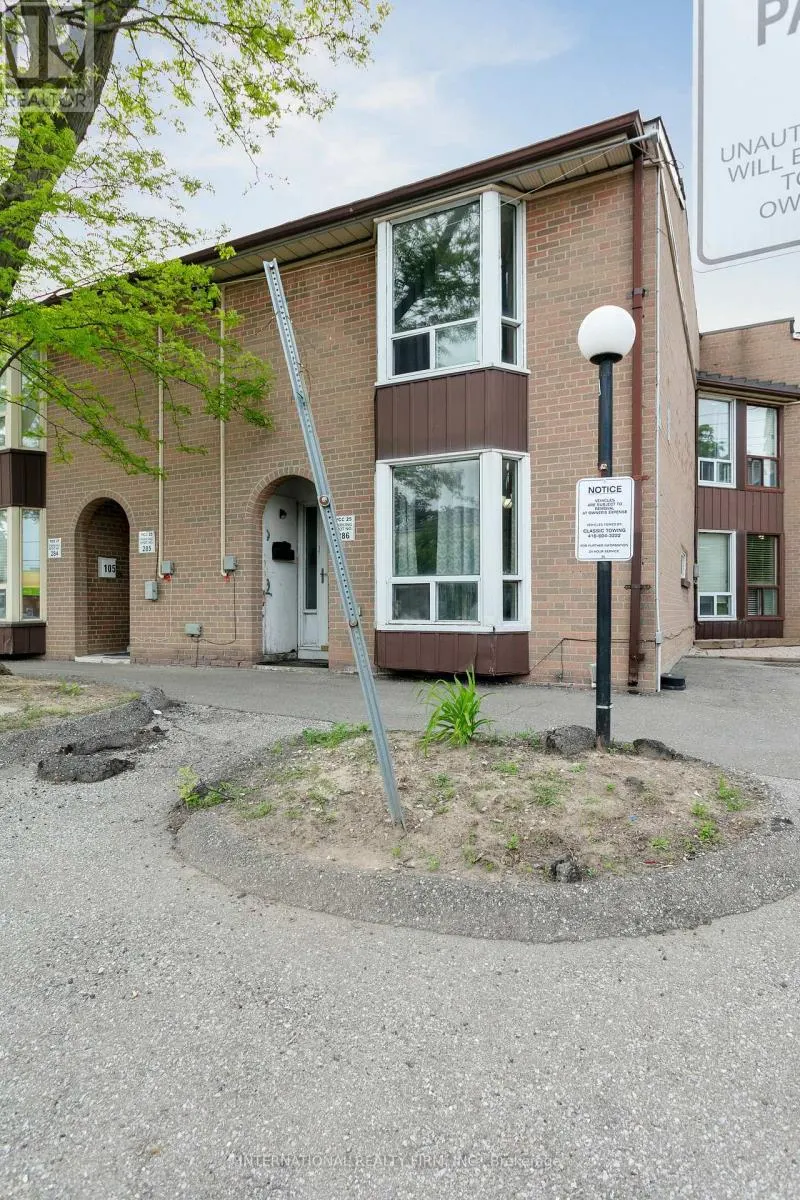 106 - 250 JOHN GARLAND BOULEVARD