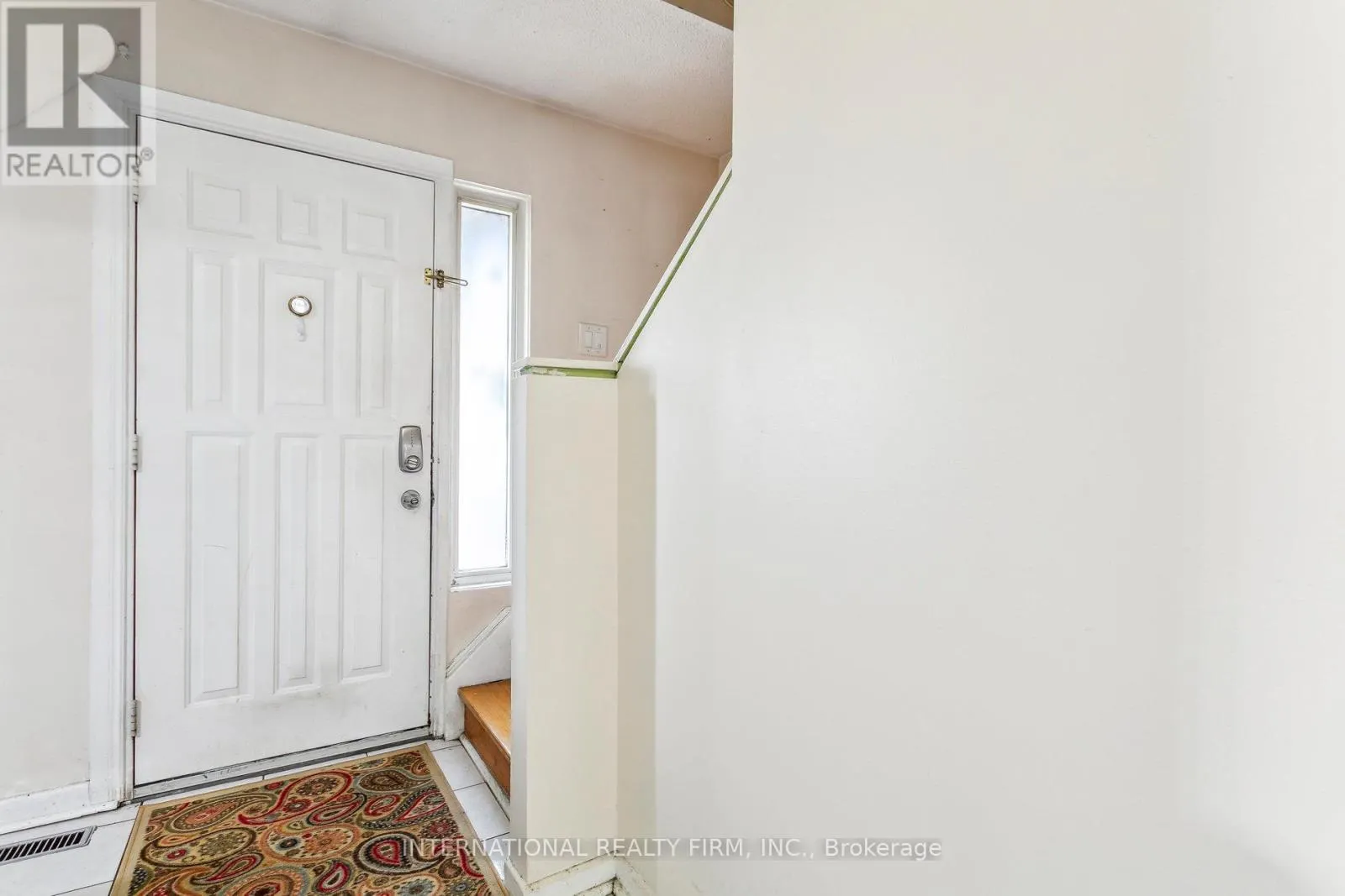 106 - 250 JOHN GARLAND BOULEVARD