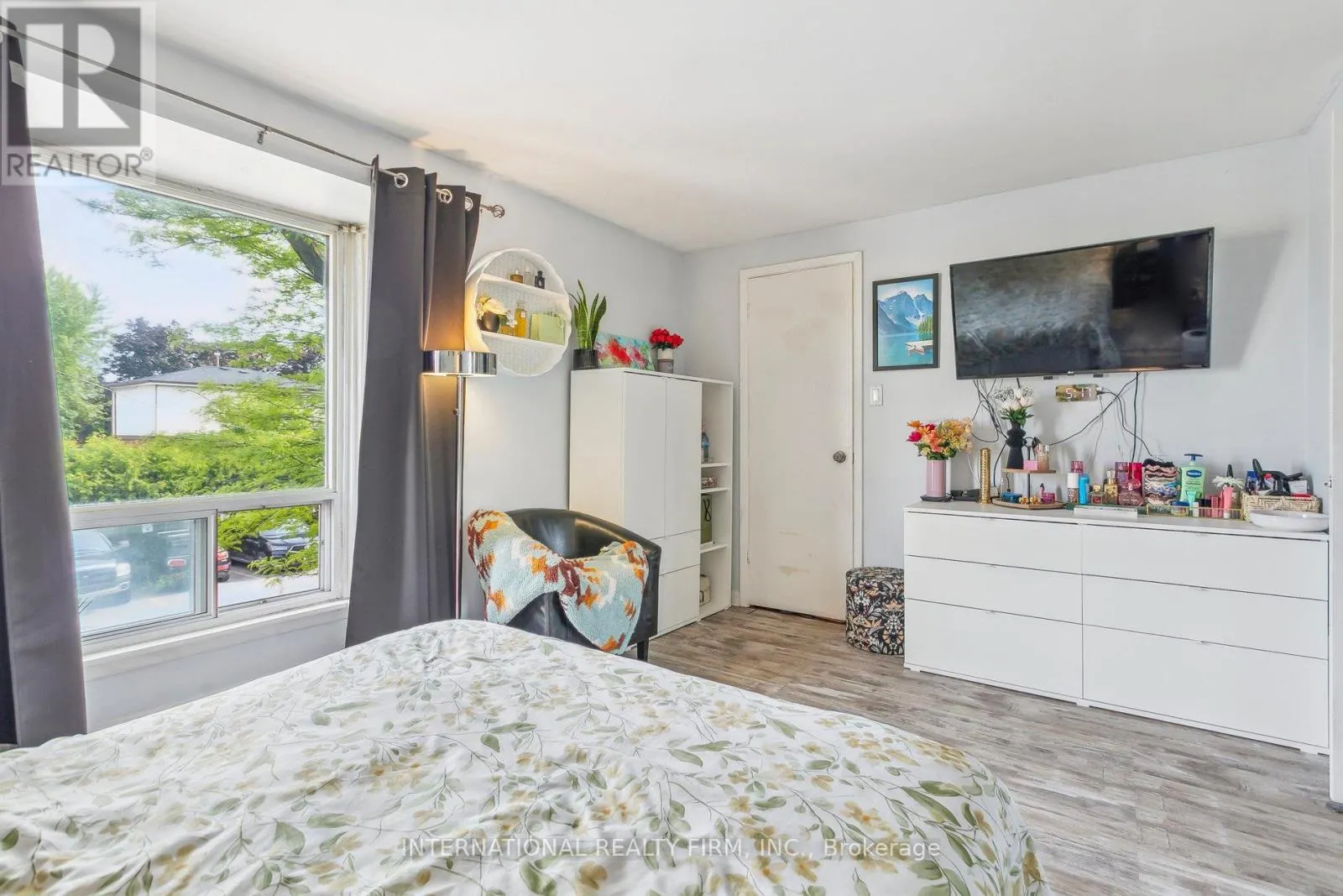 106 - 250 JOHN GARLAND BOULEVARD