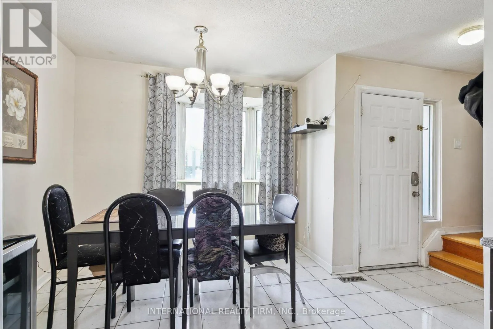 106 - 250 JOHN GARLAND BOULEVARD