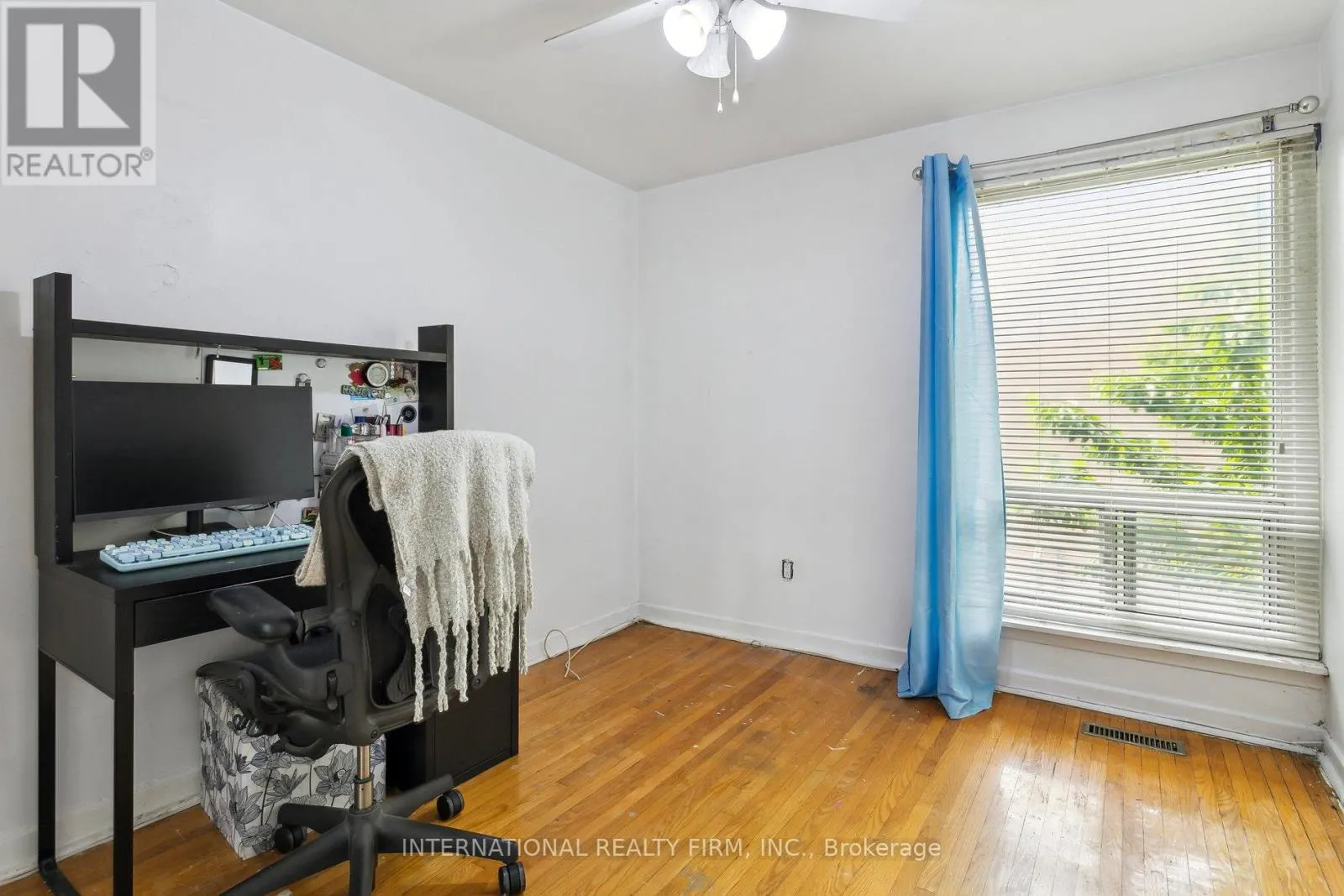 106 - 250 JOHN GARLAND BOULEVARD