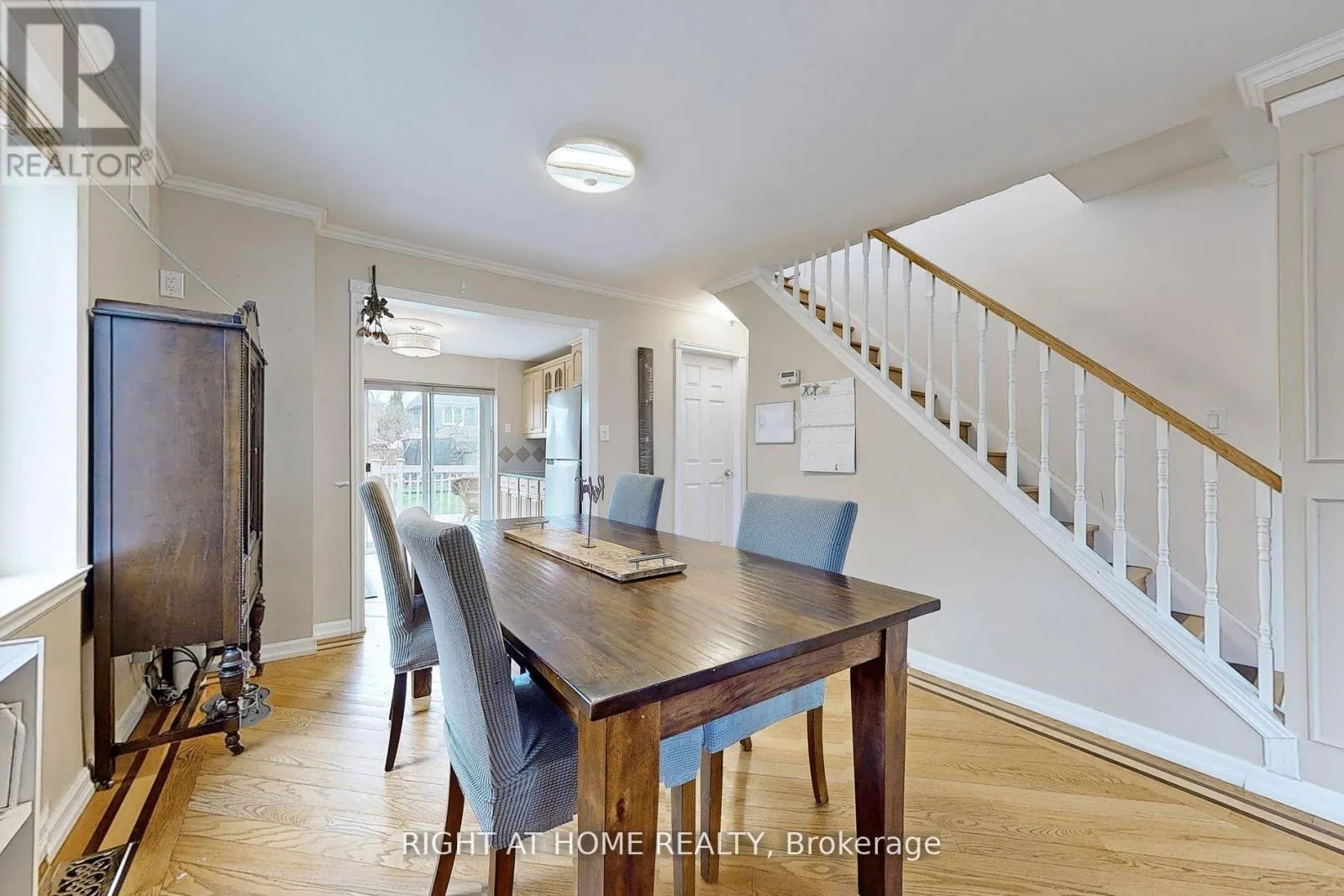 68 EAGLEWOOD BOULEVARD E