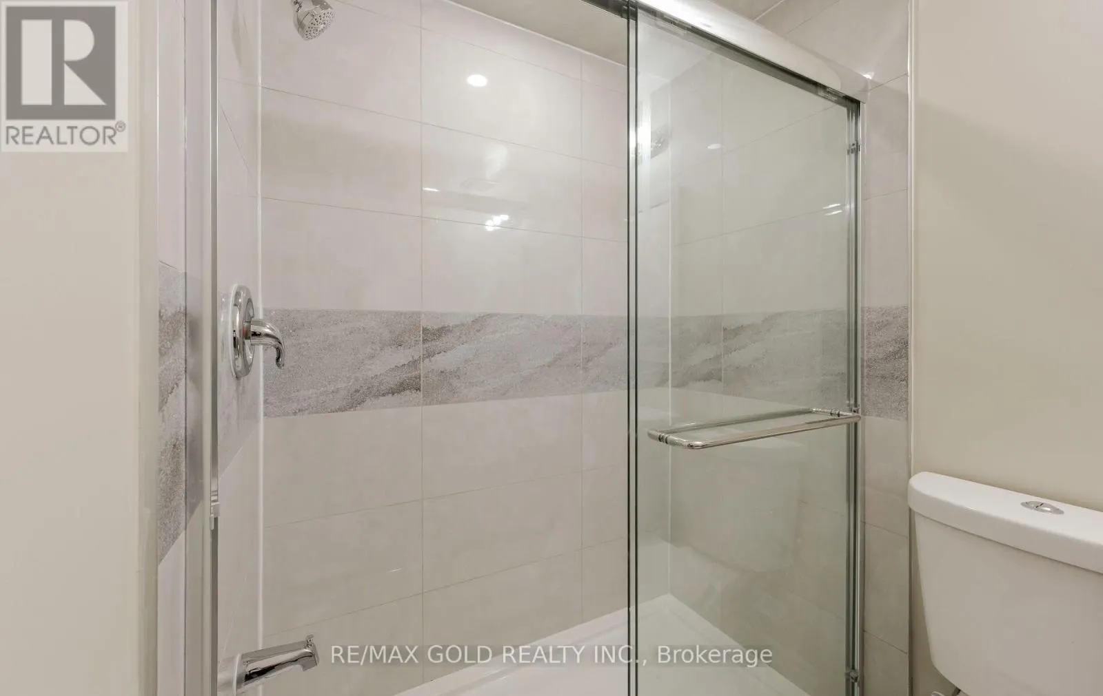 11 HURONIA COURT