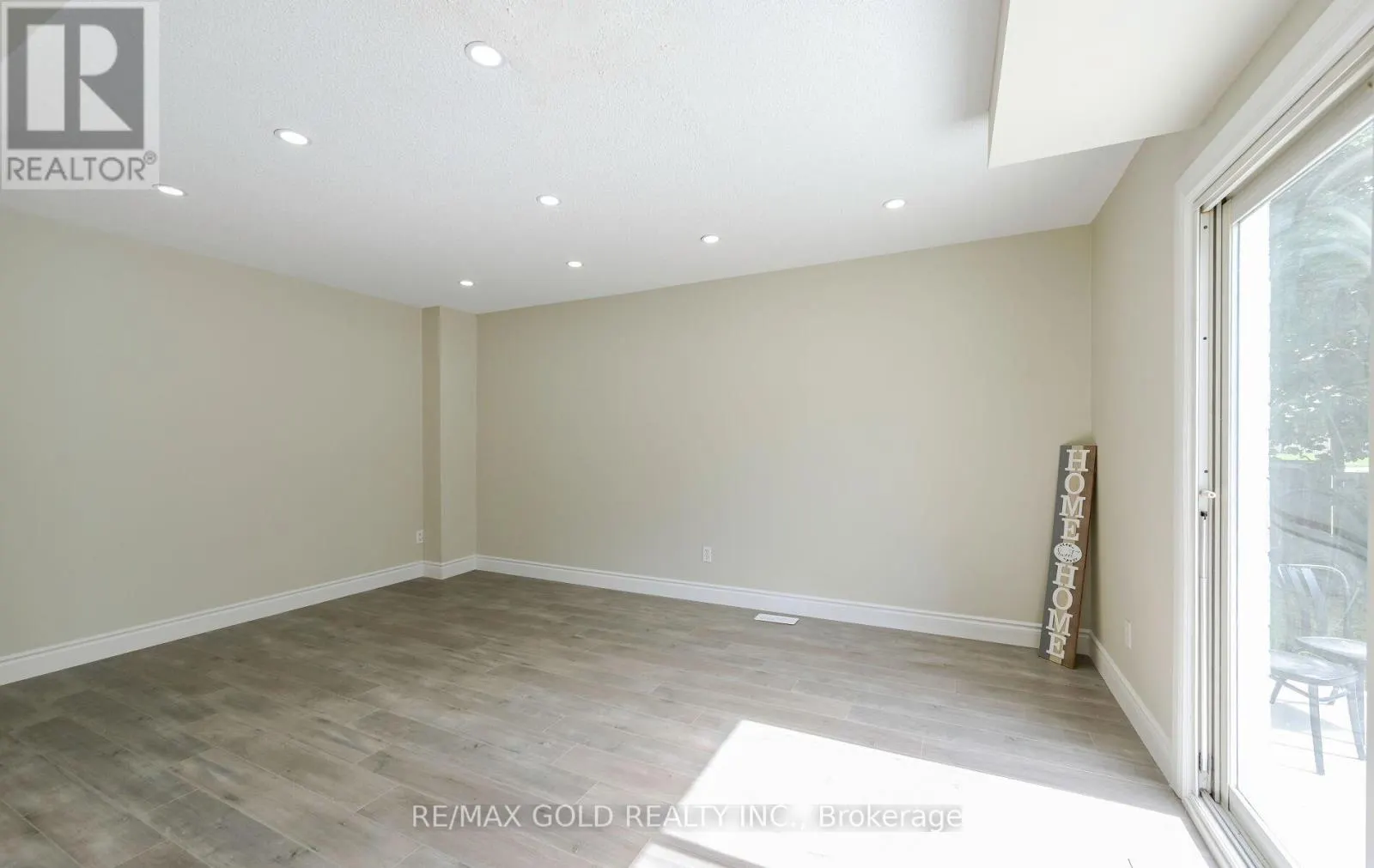 11 HURONIA COURT