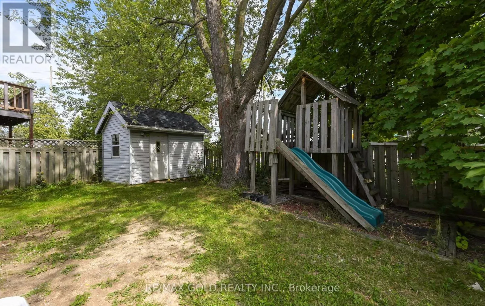 11 HURONIA COURT