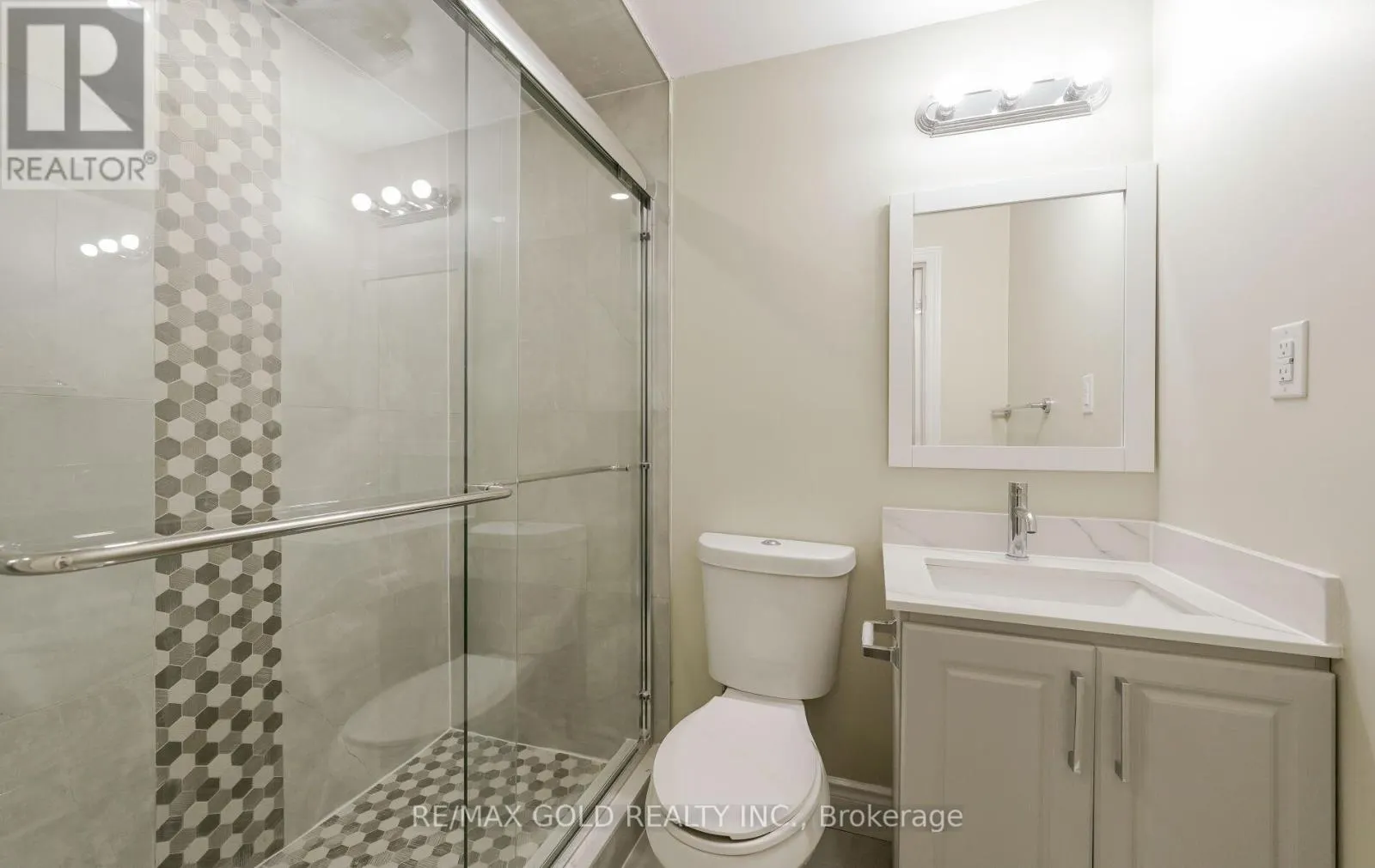 11 HURONIA COURT