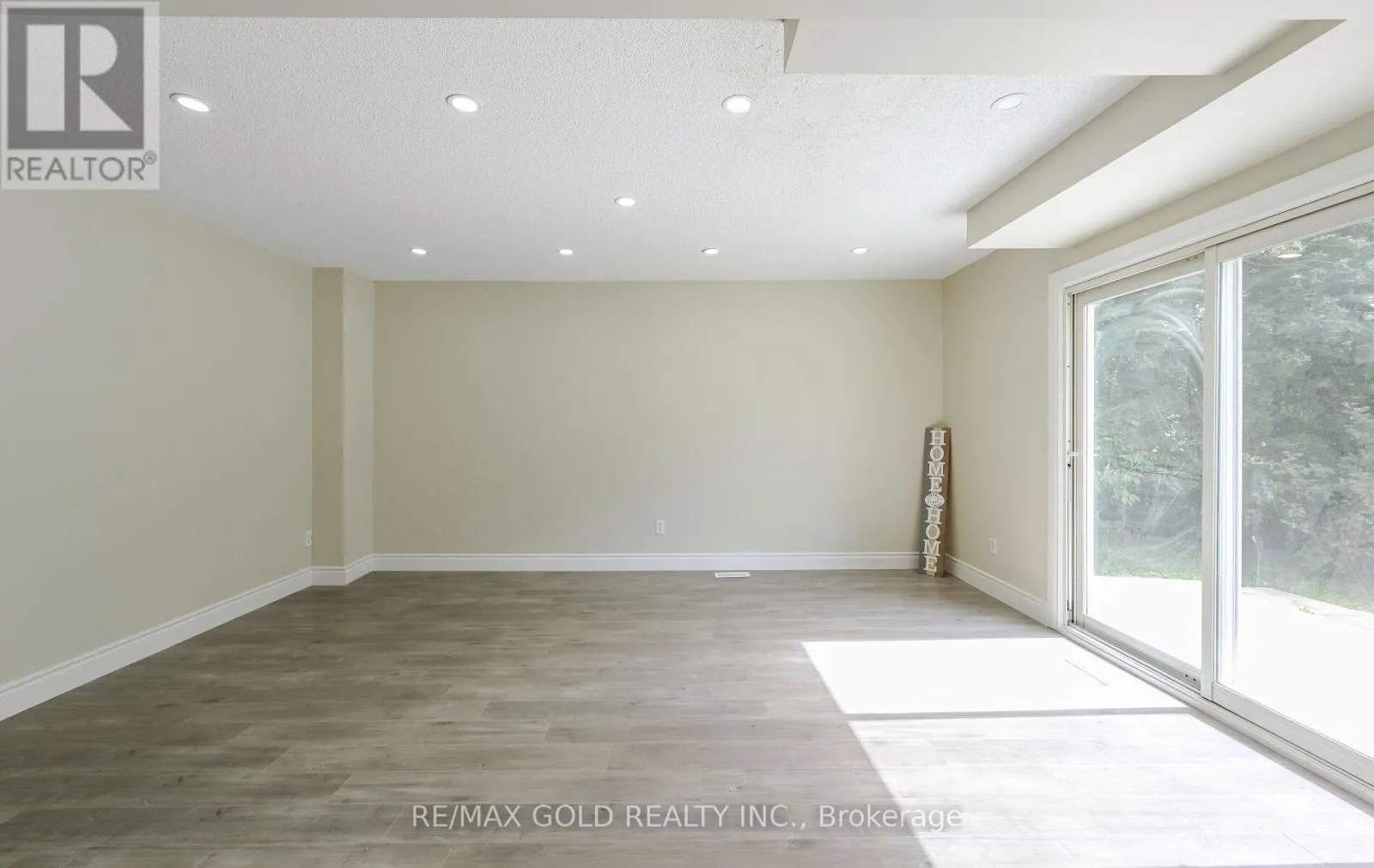 11 HURONIA COURT