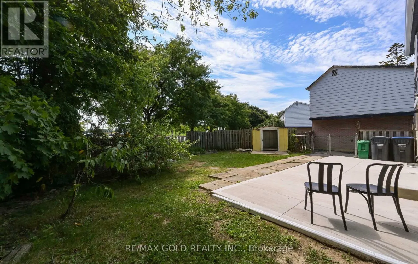 11 HURONIA COURT