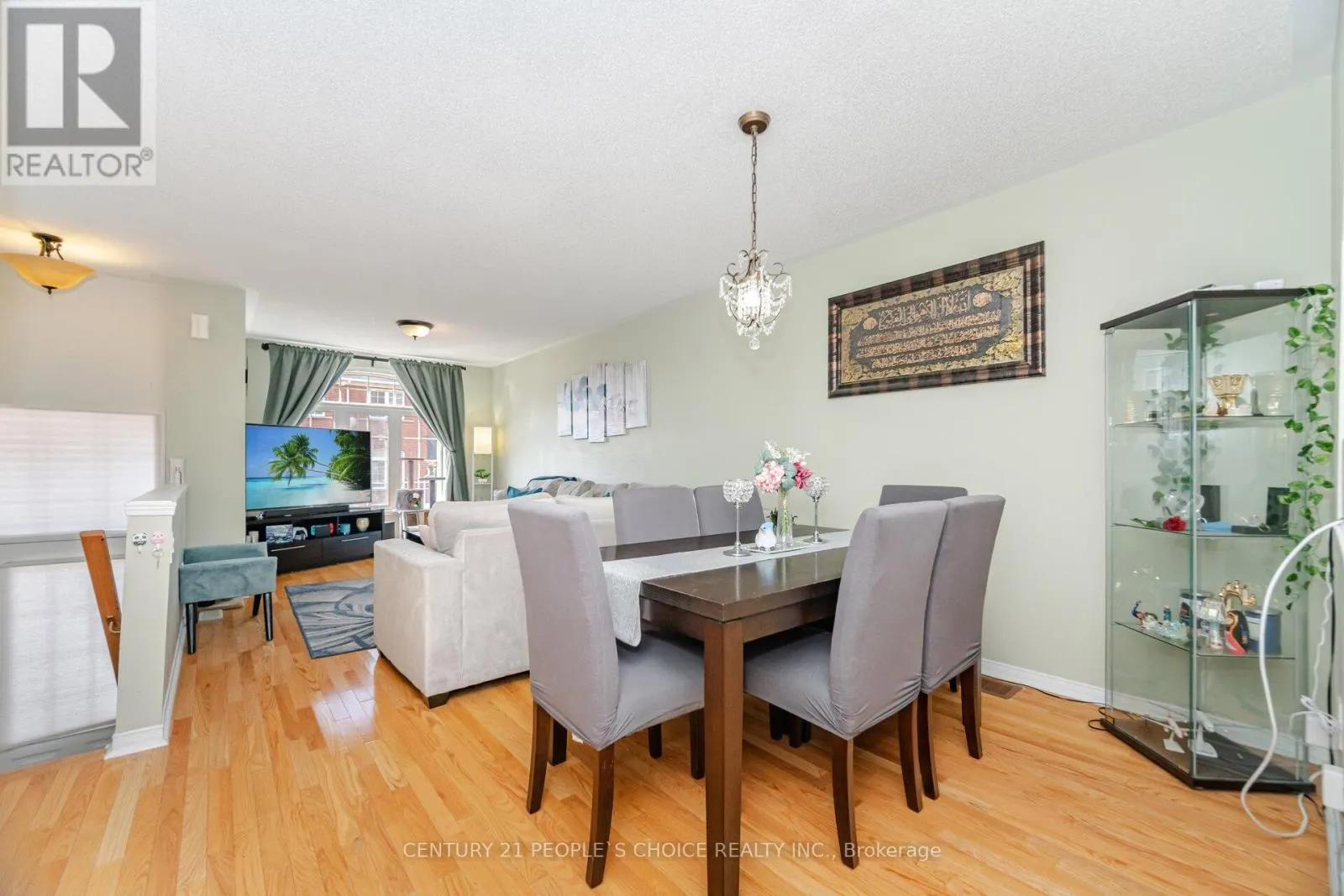 7055 FAIRMEADOW CRESCENT
