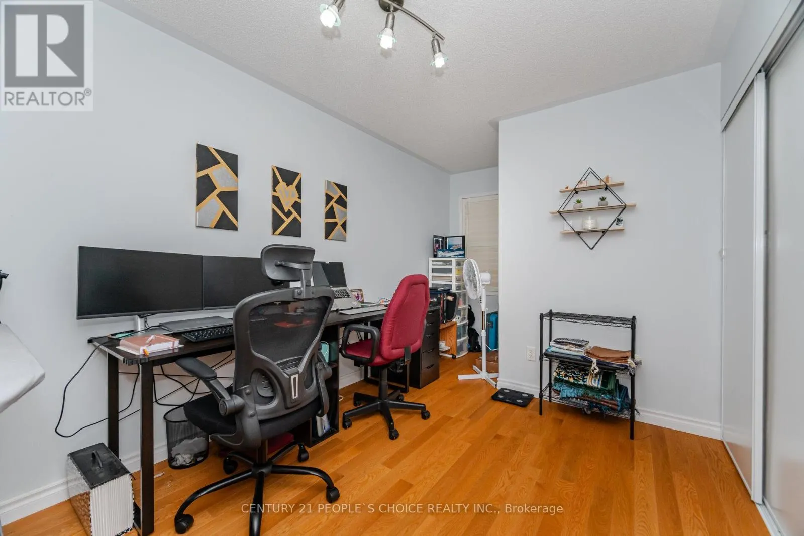 7055 FAIRMEADOW CRESCENT