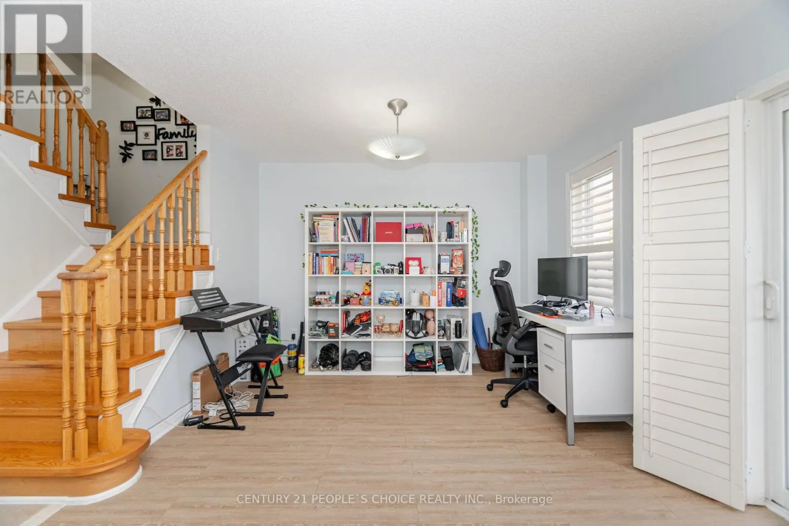 7055 FAIRMEADOW CRESCENT