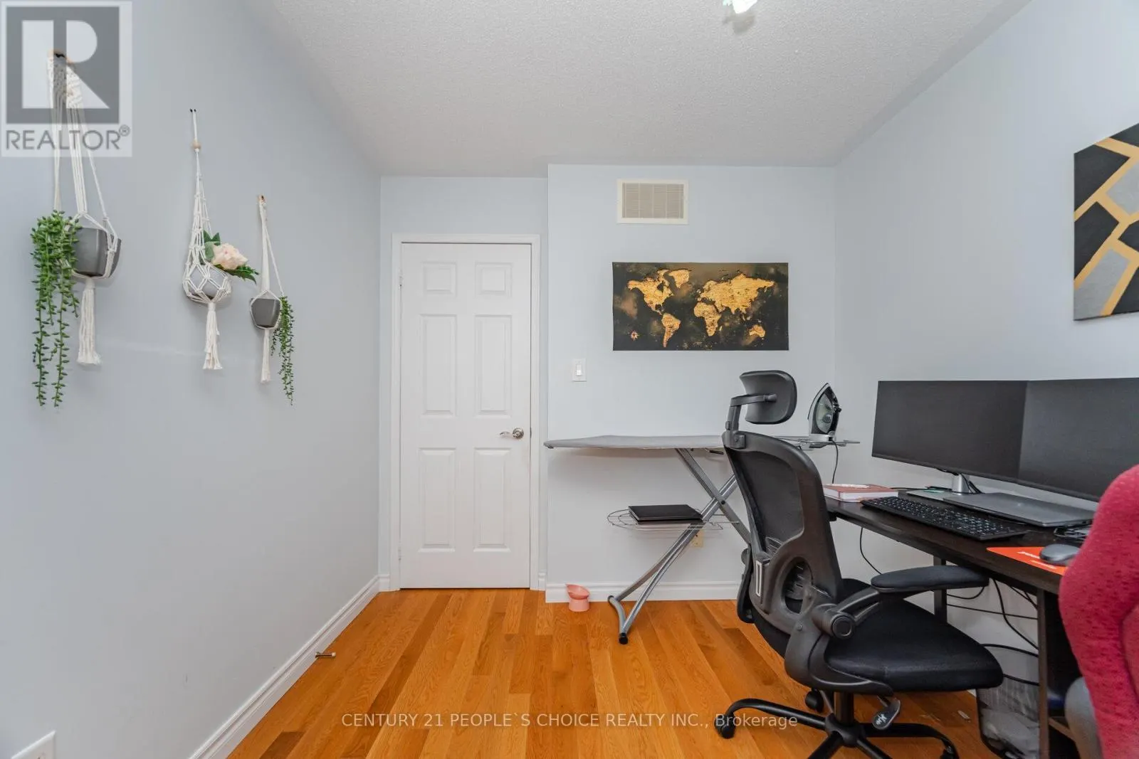 7055 FAIRMEADOW CRESCENT