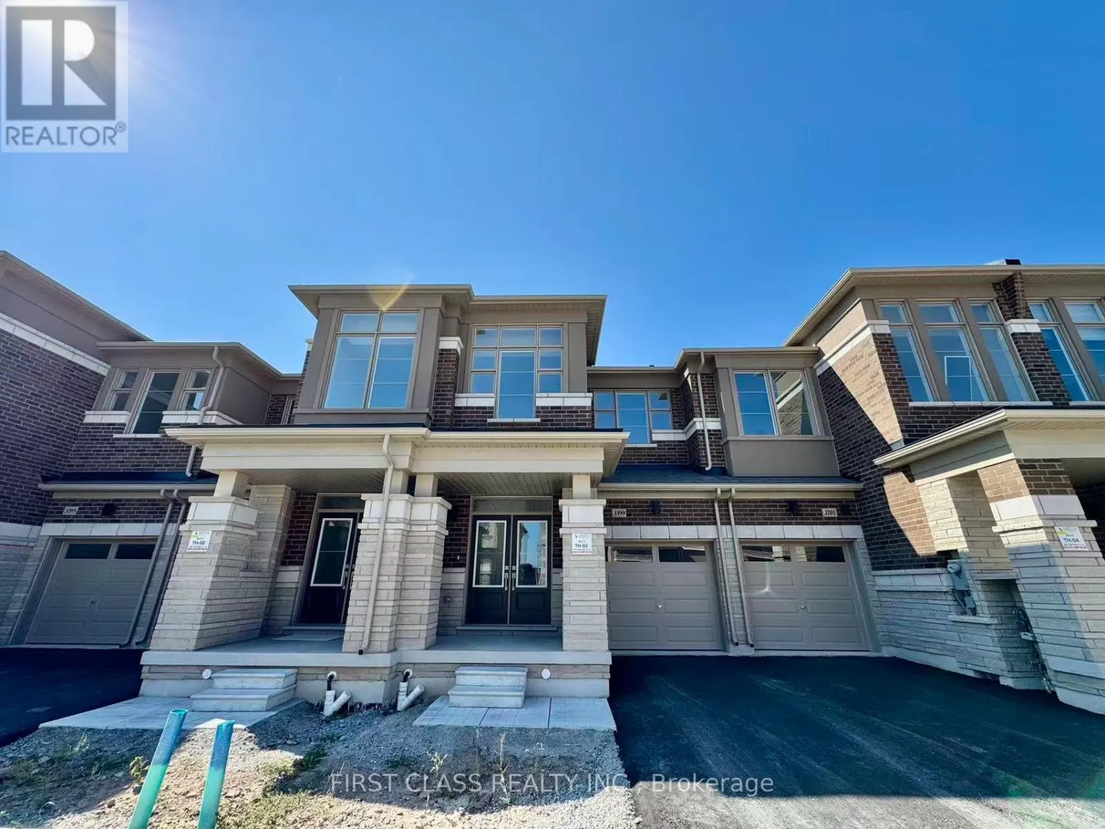 1199 DARTMOUTH CRESCENT