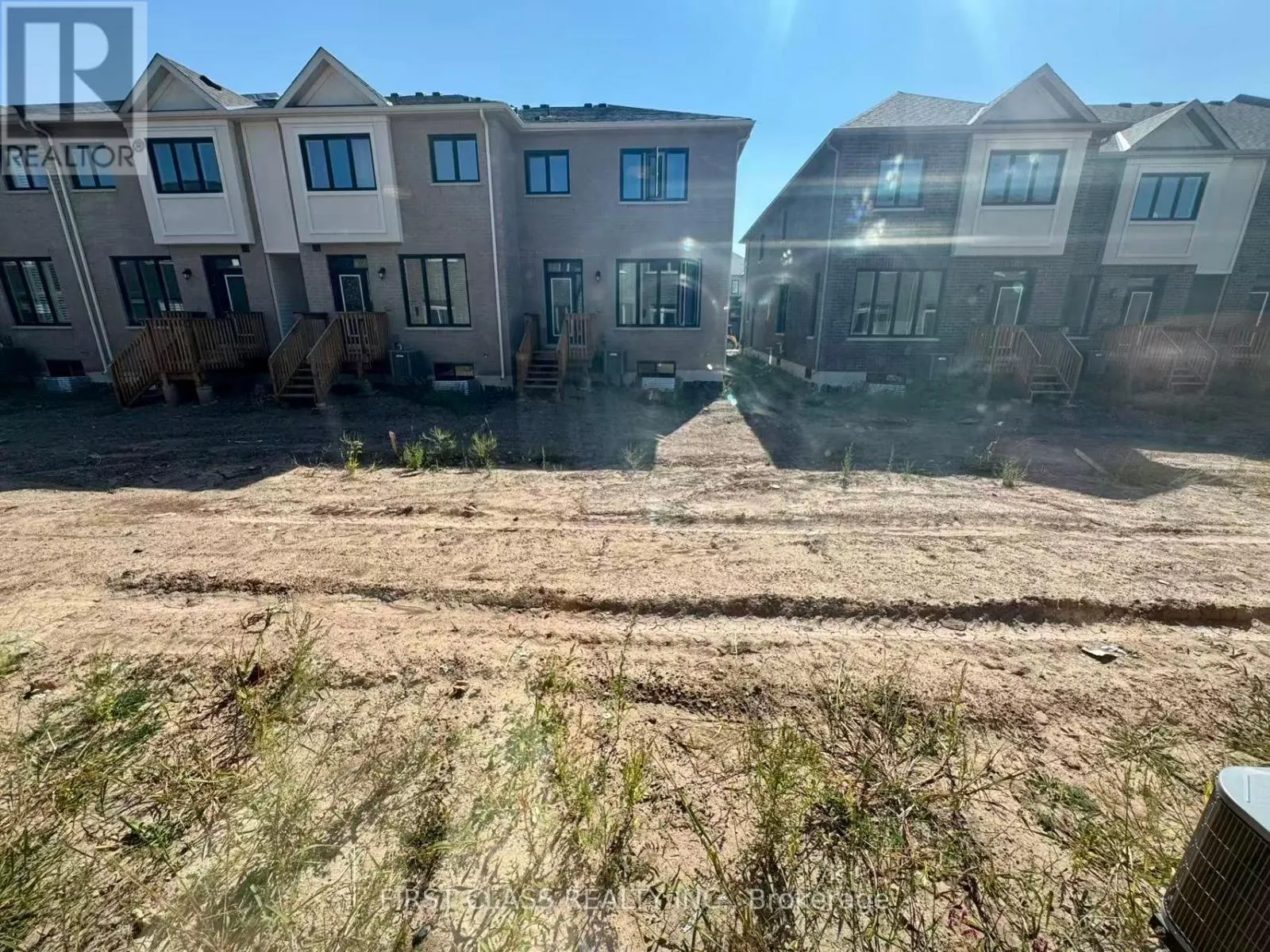 1199 DARTMOUTH CRESCENT