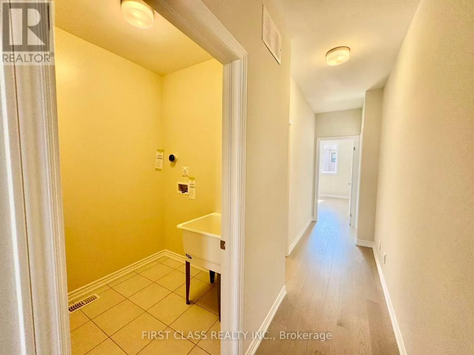 1199 DARTMOUTH CRESCENT