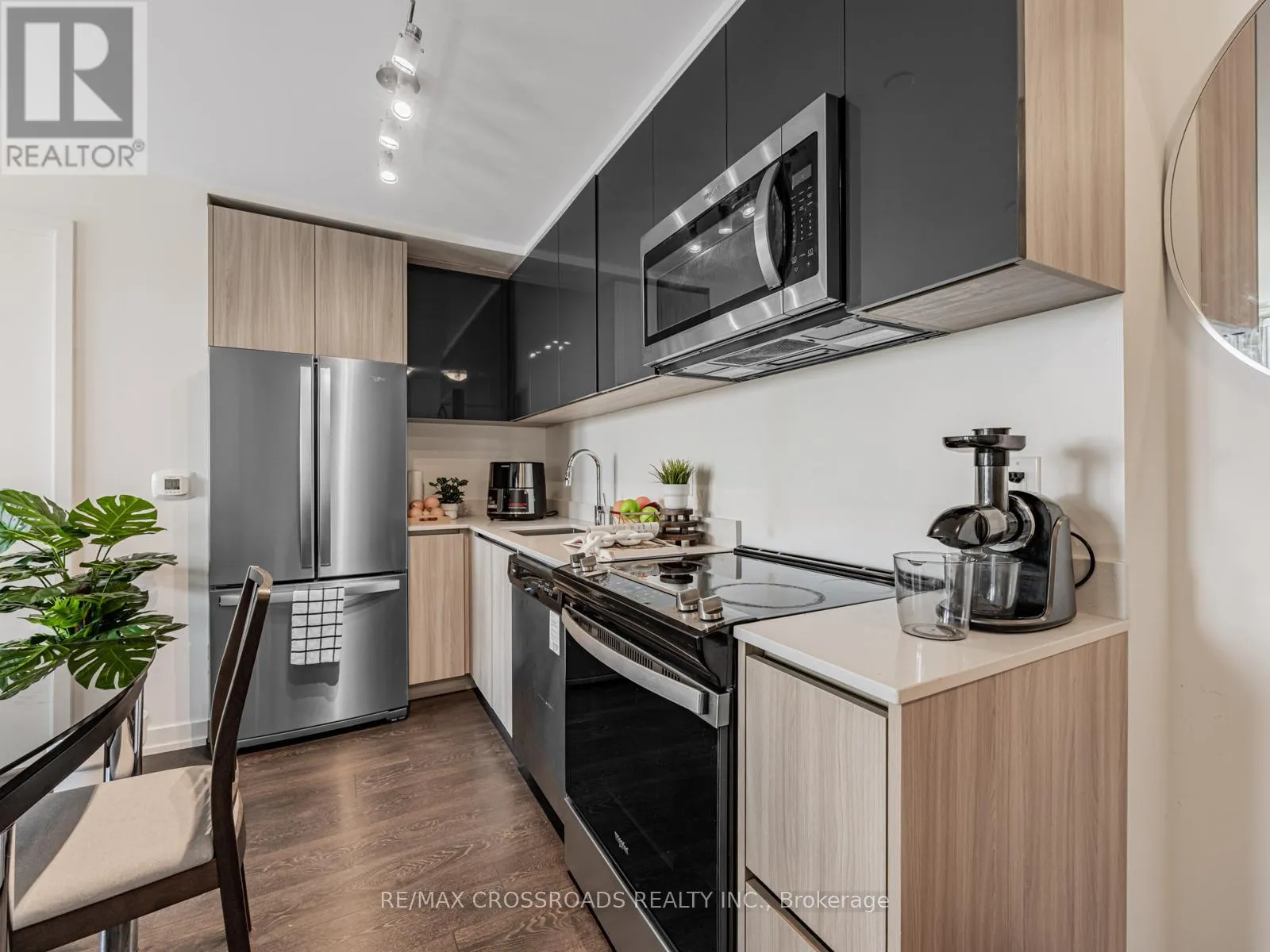 427 - 3100 KEELE STREET