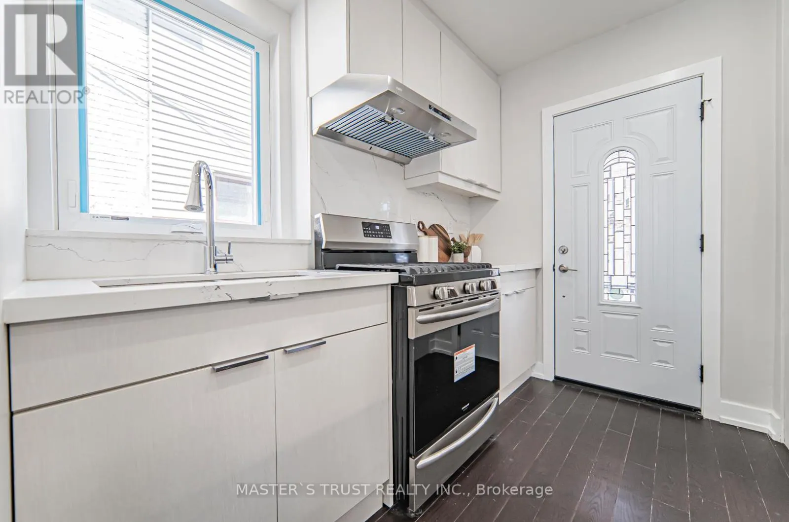 613 OLD WESTON ROAD S