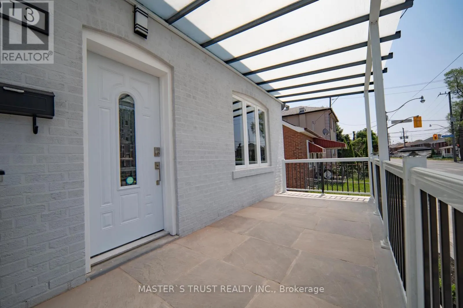 613 OLD WESTON ROAD S