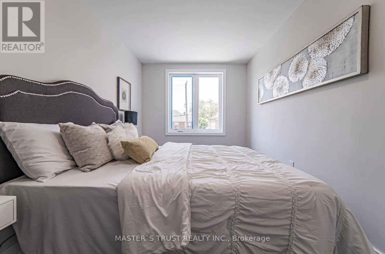 613 OLD WESTON ROAD S