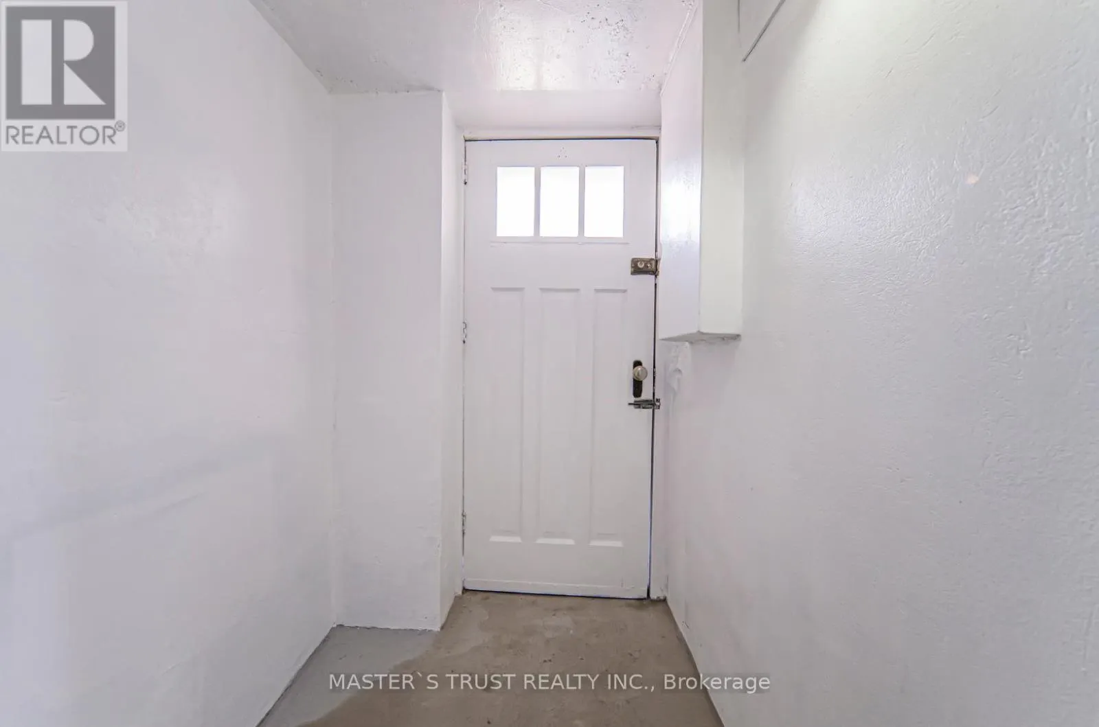 613 OLD WESTON ROAD S