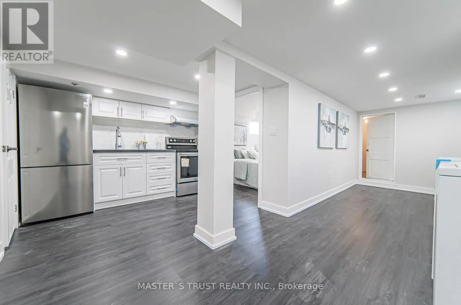 613 OLD WESTON ROAD S