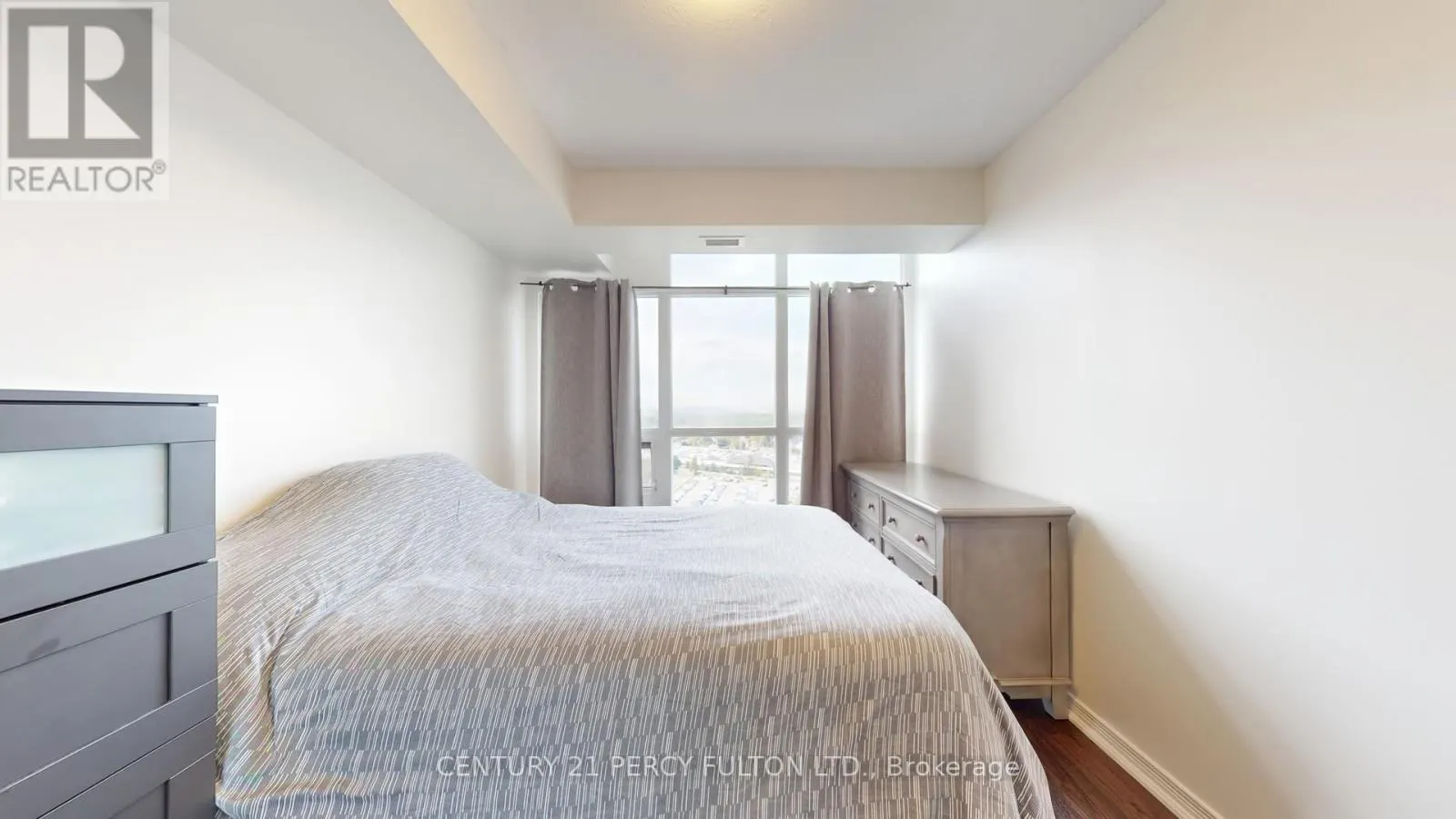 1612 - 9 GEORGE STREET N