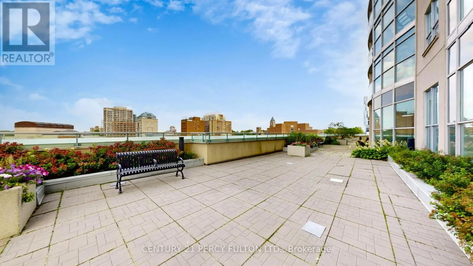 1612 - 9 GEORGE STREET N