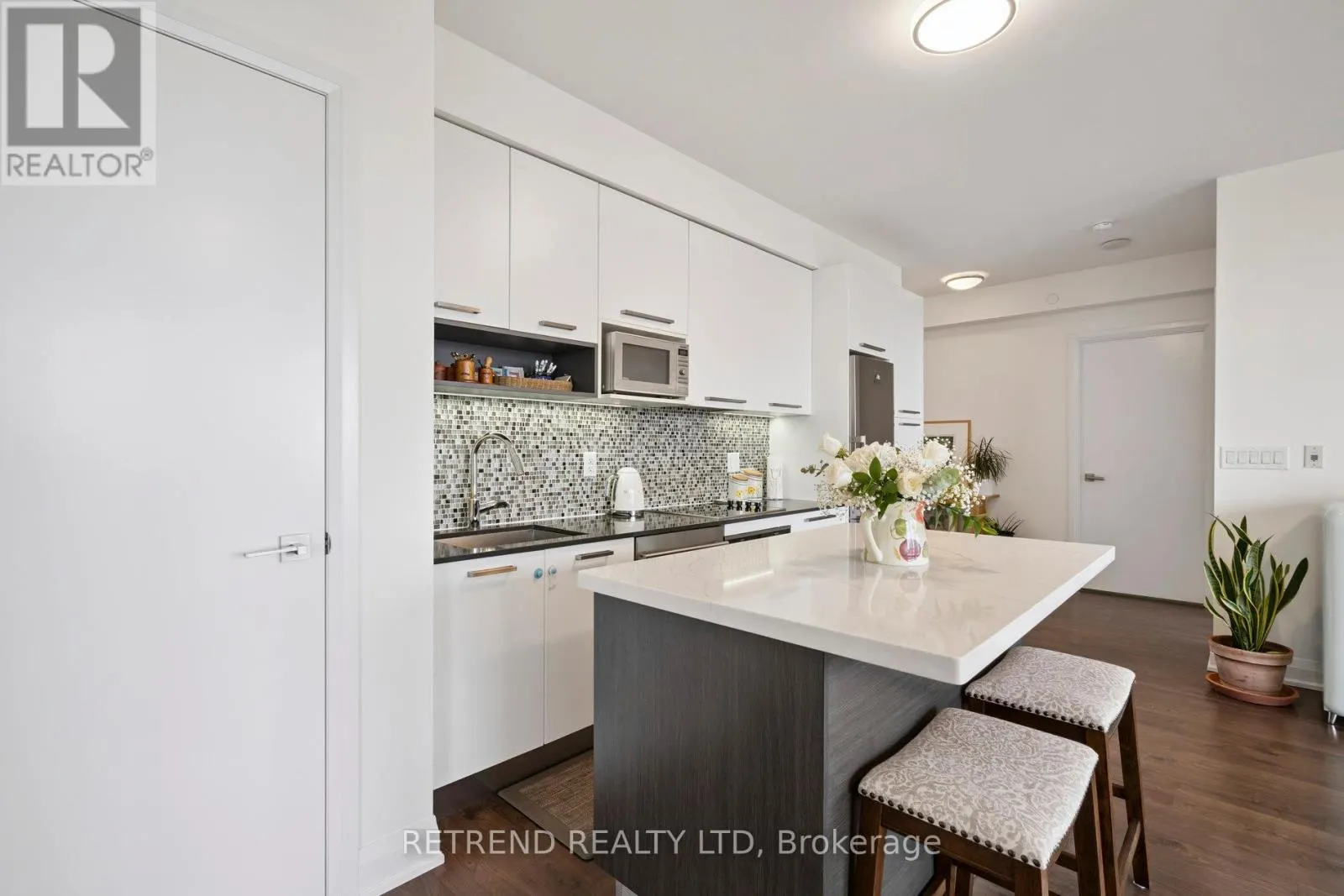 2403 - 36 PARK LAWN ROAD