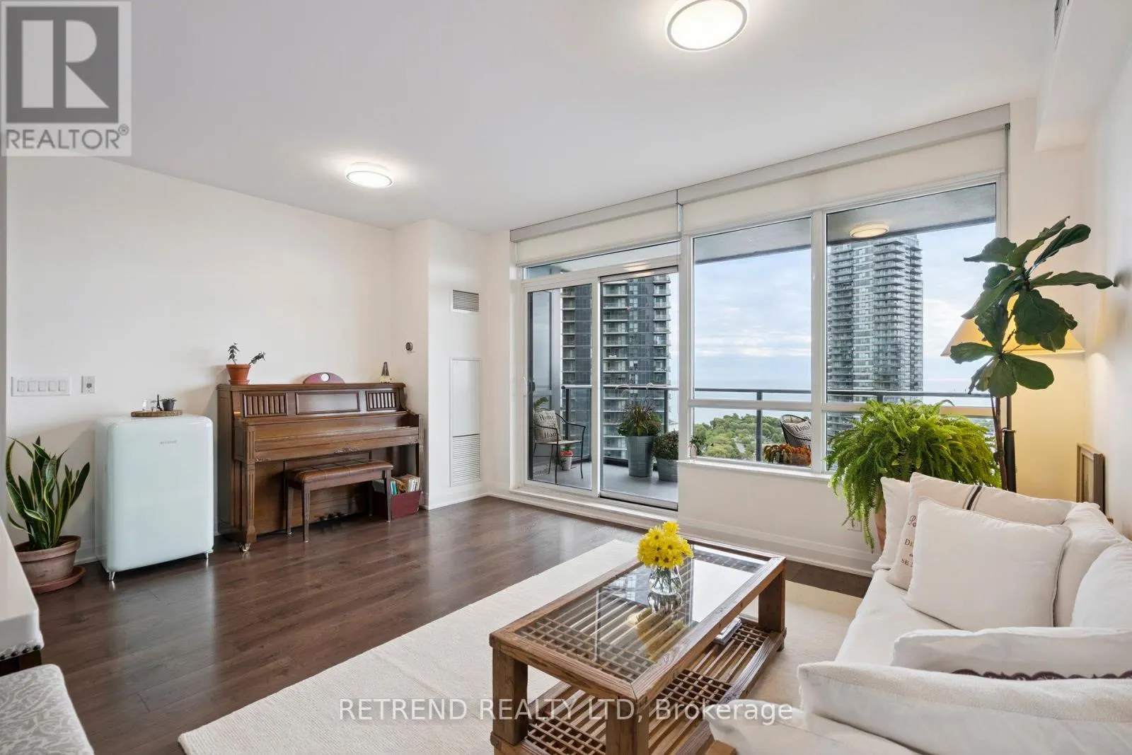 2403 - 36 PARK LAWN ROAD
