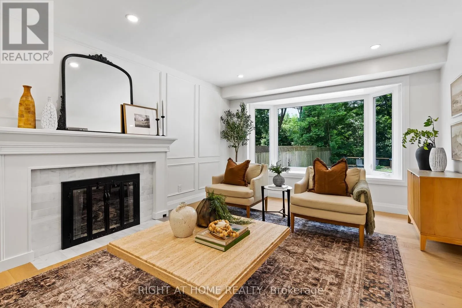 250 LINWOOD CRESCENT