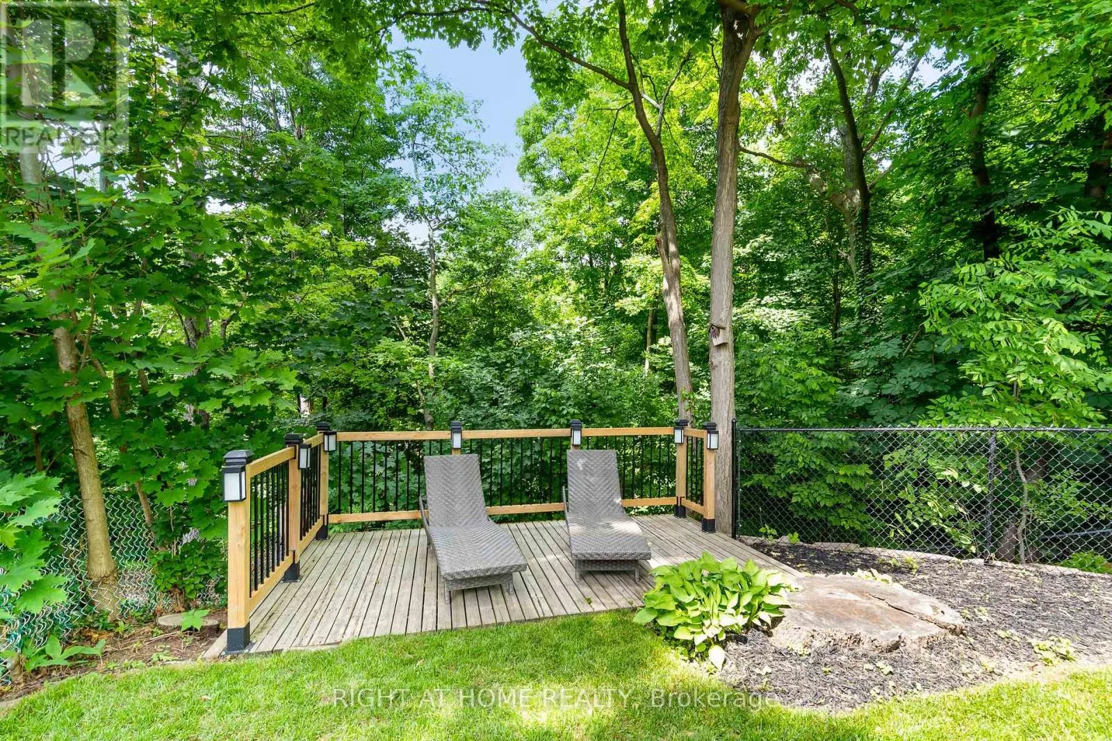 250 LINWOOD CRESCENT
