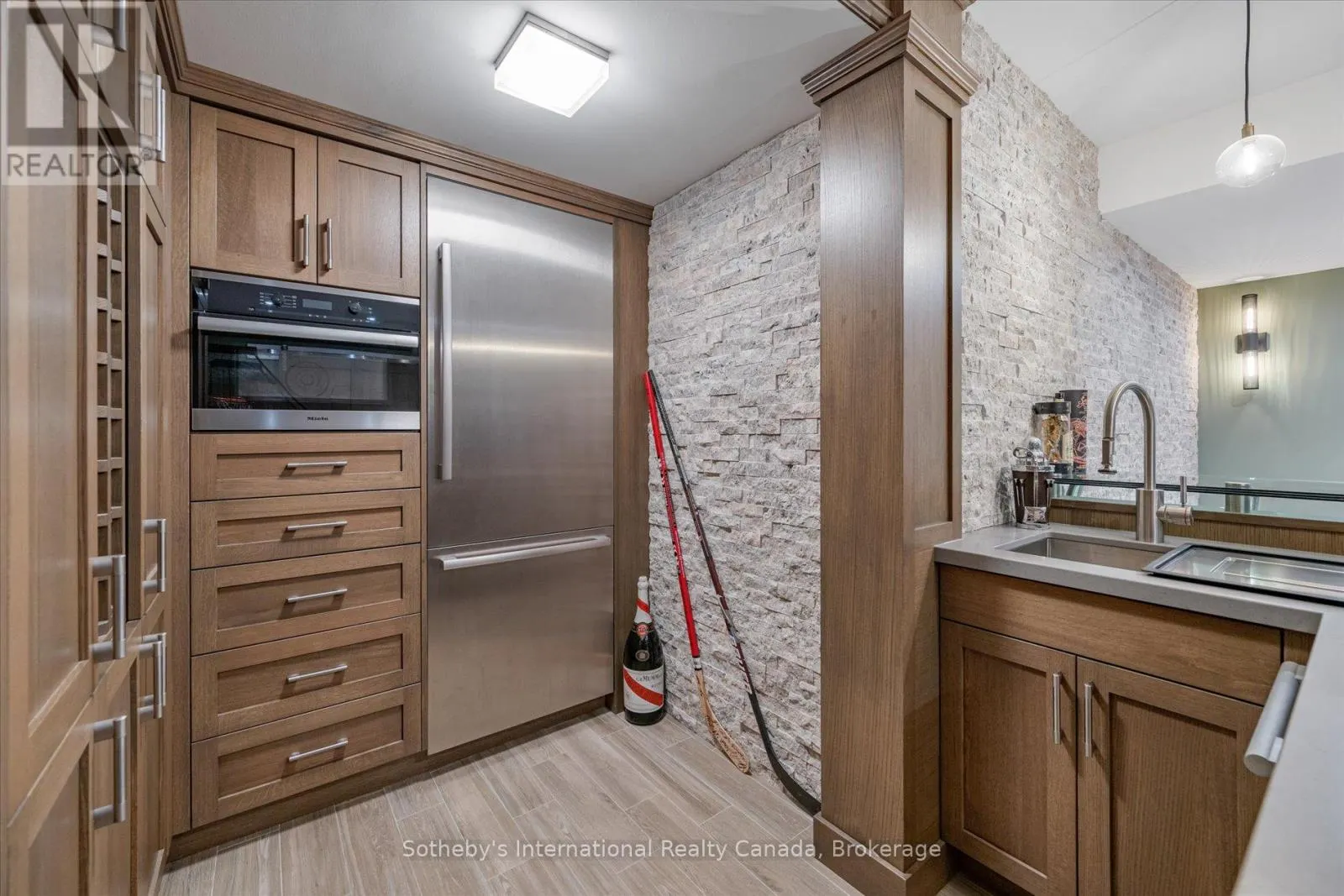 4169 LAKESHORE ROAD