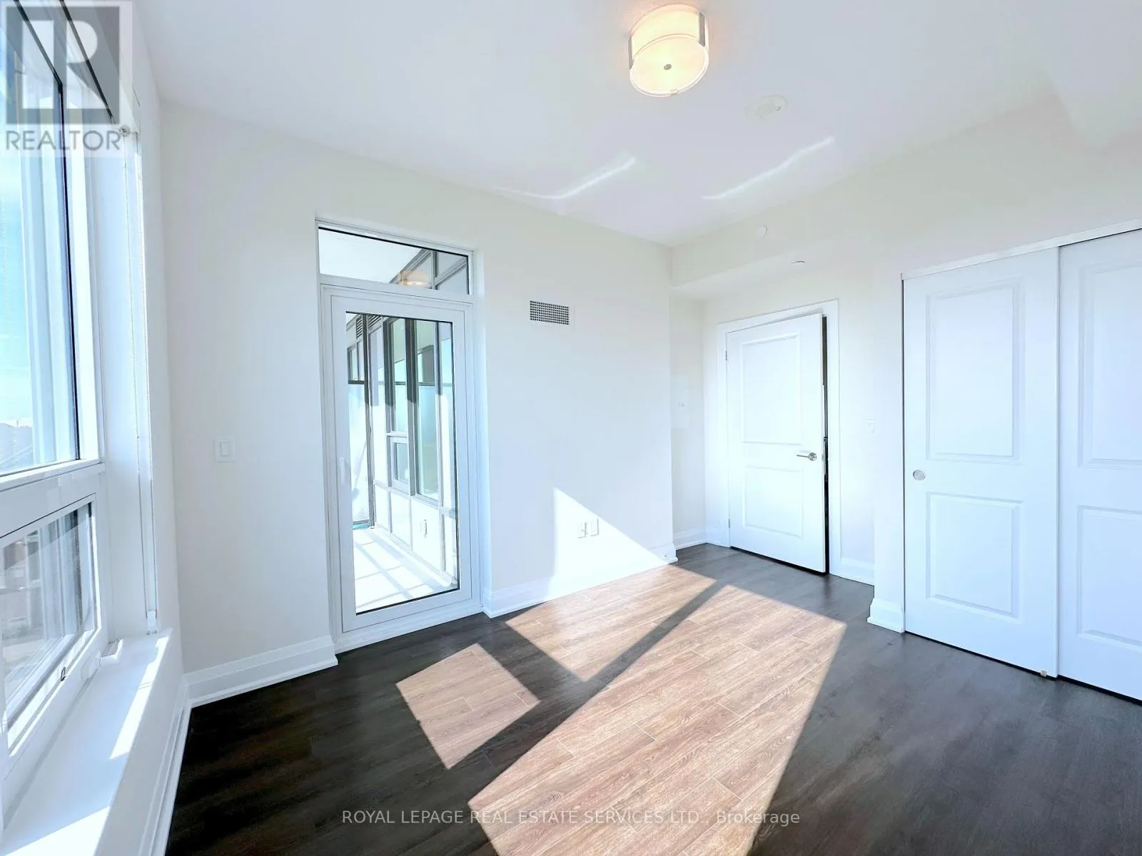 511 - 2333 TAUNTON ROAD
