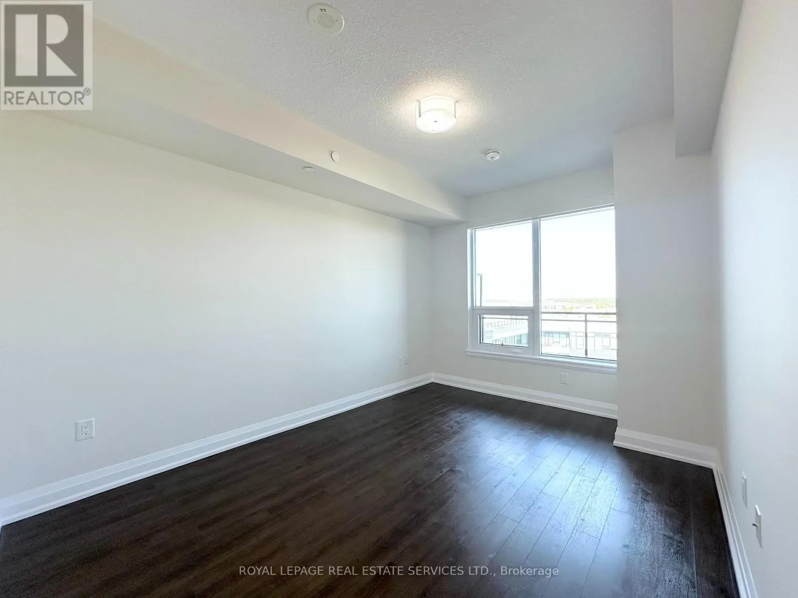 903 - 2333 TAUNTON ROAD