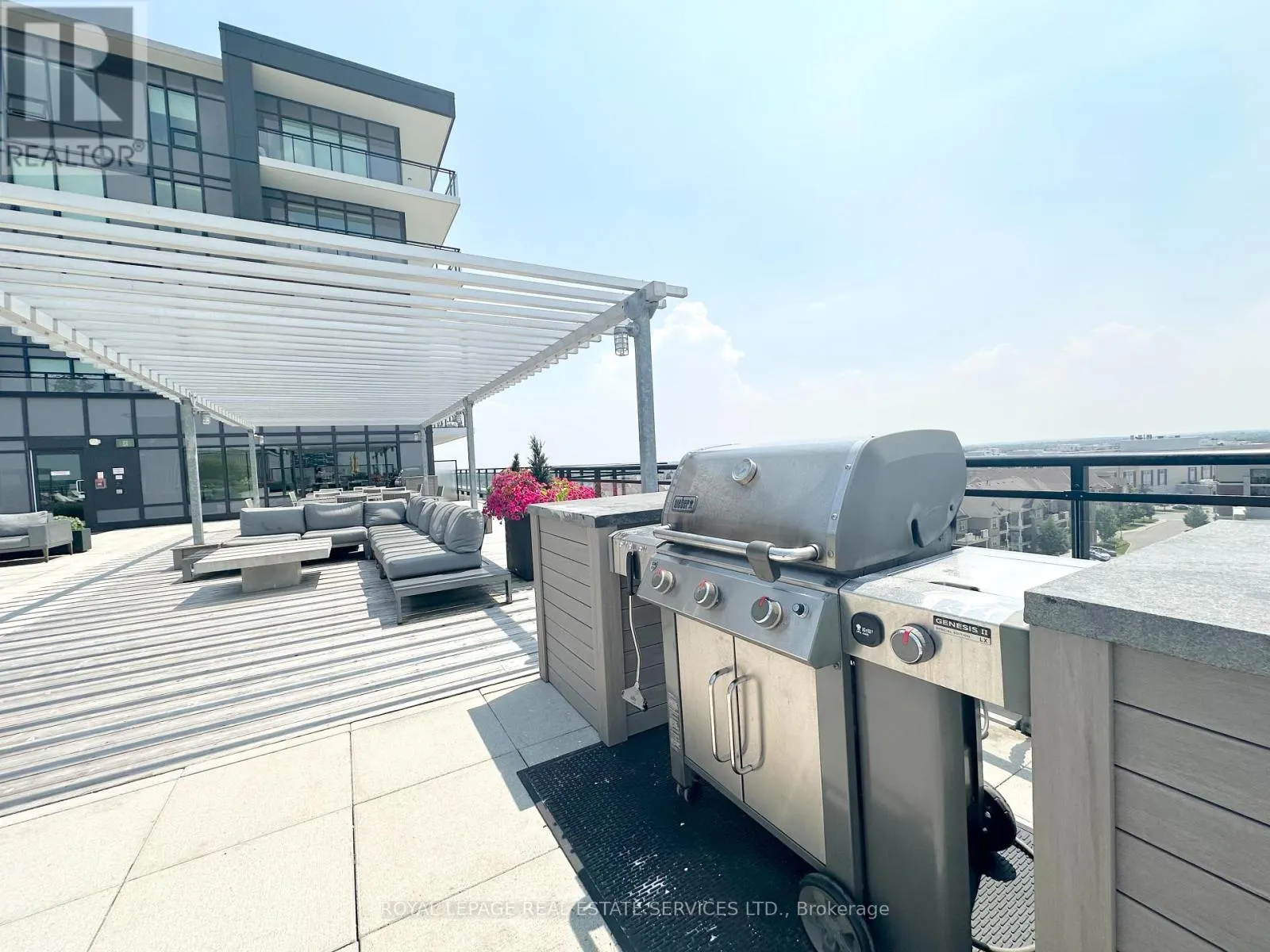 903 - 2333 TAUNTON ROAD
